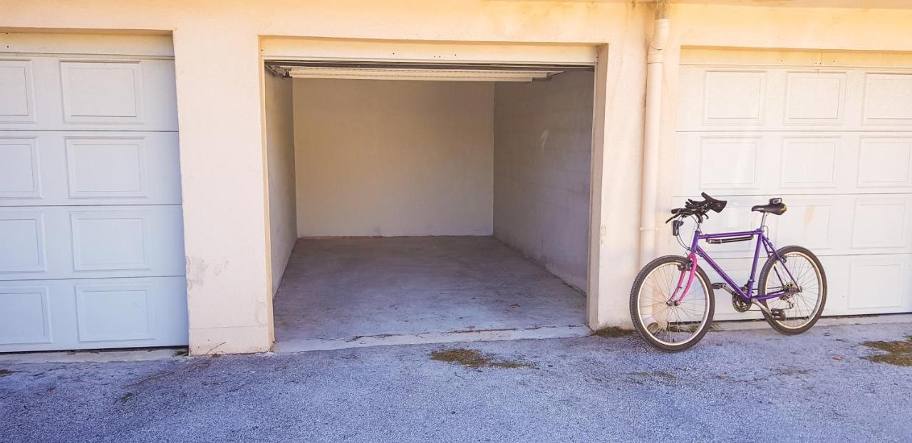 Vue Avec Parking Ferme La Ciotat